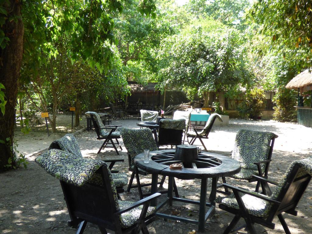 Chitwan Gaida Lodge Sauraha Exterior foto